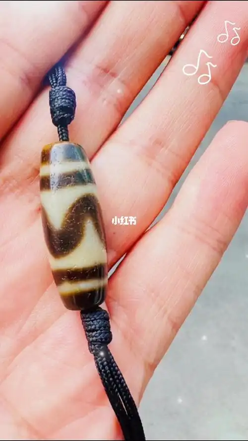 大尺寸千年至纯双线虎牙天珠