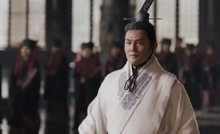 被荆轲献头给嬴政的樊於期历史上为什么叛逃秦国投奔太子丹