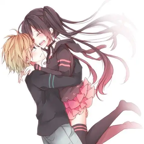 甜蜜拥抱_卡通情侣头像图片_扣扣居