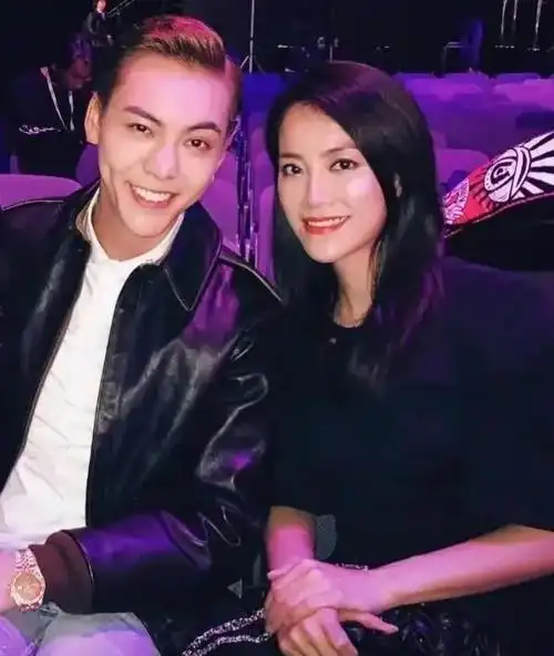 回顾霍汶希捧红谢霆锋坚持未婚生女她的故事比想象中精彩