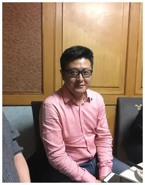 《走近科学》,是张腾岳主持生涯的起点,45岁的他,近况如何?