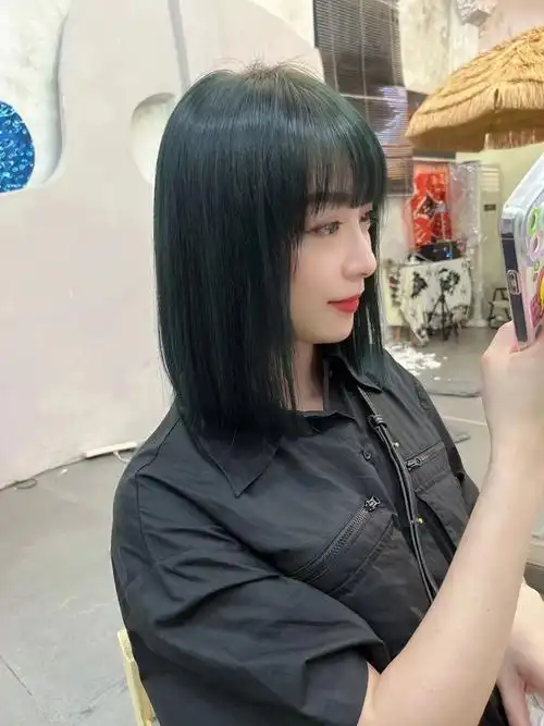 推荐一款黑蓝发色#澄海发型染一次颜色体验多段发色#澄海探店染了黑蓝