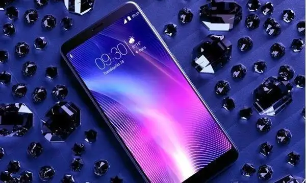 4g运存骁龙652首款千元机型无限接近全面屏