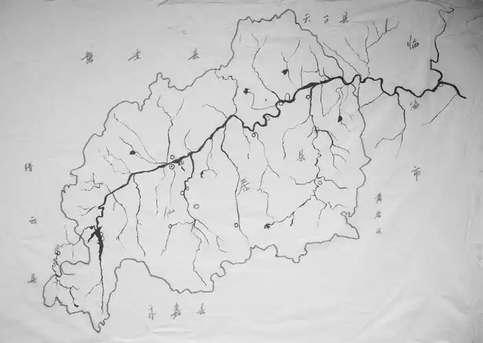 上一页 下一页 作品名称: 《洄弋》1  作品描述: 手绘永安溪流域全境