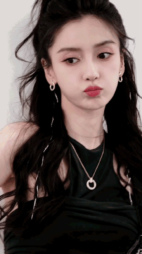 angelababy搞怪表情连拍##杨颖wink好甜#啊啊啊鼻姐真的很会钓我是