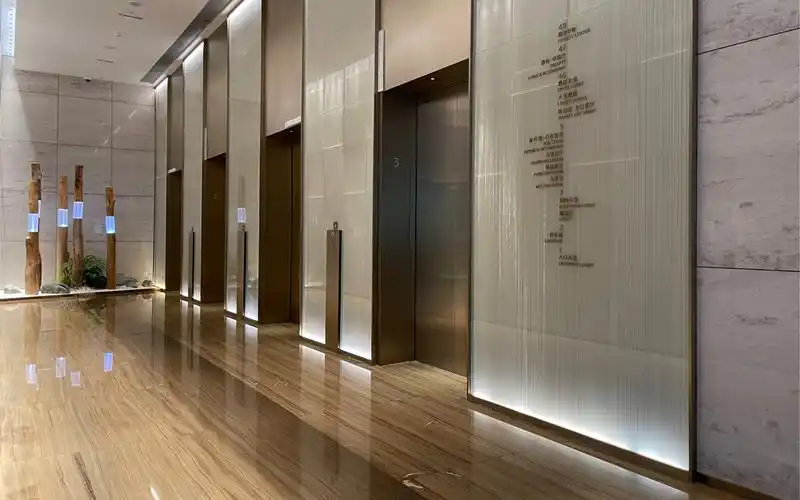 三菱電機株式会社 深铁皇冠假日酒店空中大堂直达电梯日本进口三菱46