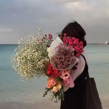 女生捧花部位头像高清好看的女生捧花部位唯美头像图片