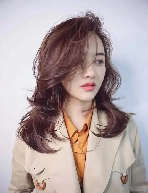 2021年流行的发型女,2021年发型图片女直发-图1