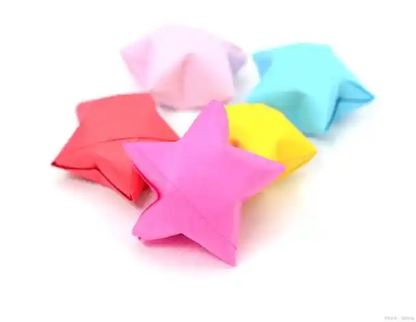 如何用星星折纸条,折出还看的星星呢?