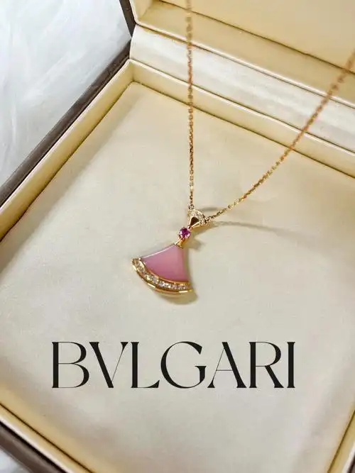 宝格丽小扇子粉欧珀项链妥妥甜美小公主