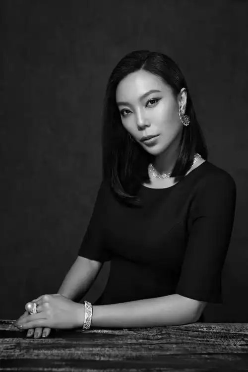 高级珠宝设计师万宝宝(1)