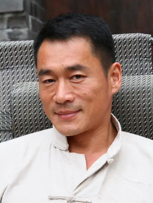 丁海峰饰演武松爱上潘金莲,妻子不哭不闹,王思懿:我们只是朋友-度小视