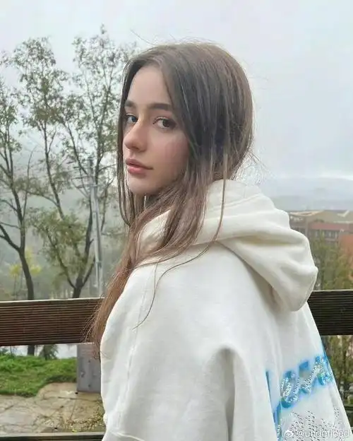 达莎·塔兰 dasha taran__财经头条