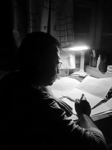 父亲 br /> 深夜,伏案工作的父亲,您辛苦了.