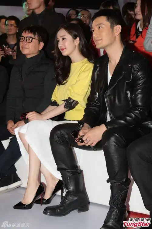 组图:黄晓明与杨幂眉来眼去 不怕baby吃醋