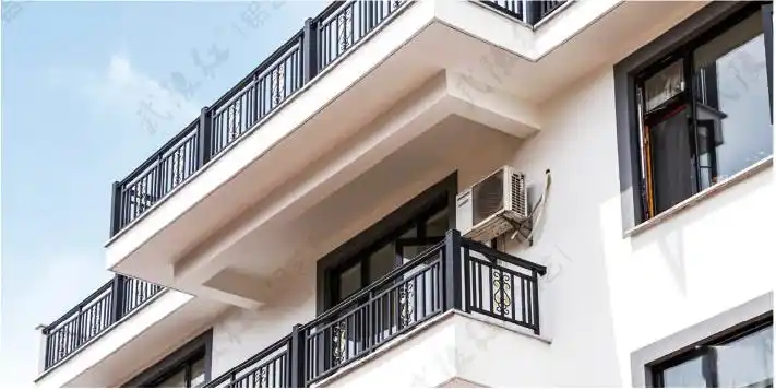 高层阳台护栏的设计有什么要求?湖南武陵红铝艺专业解答