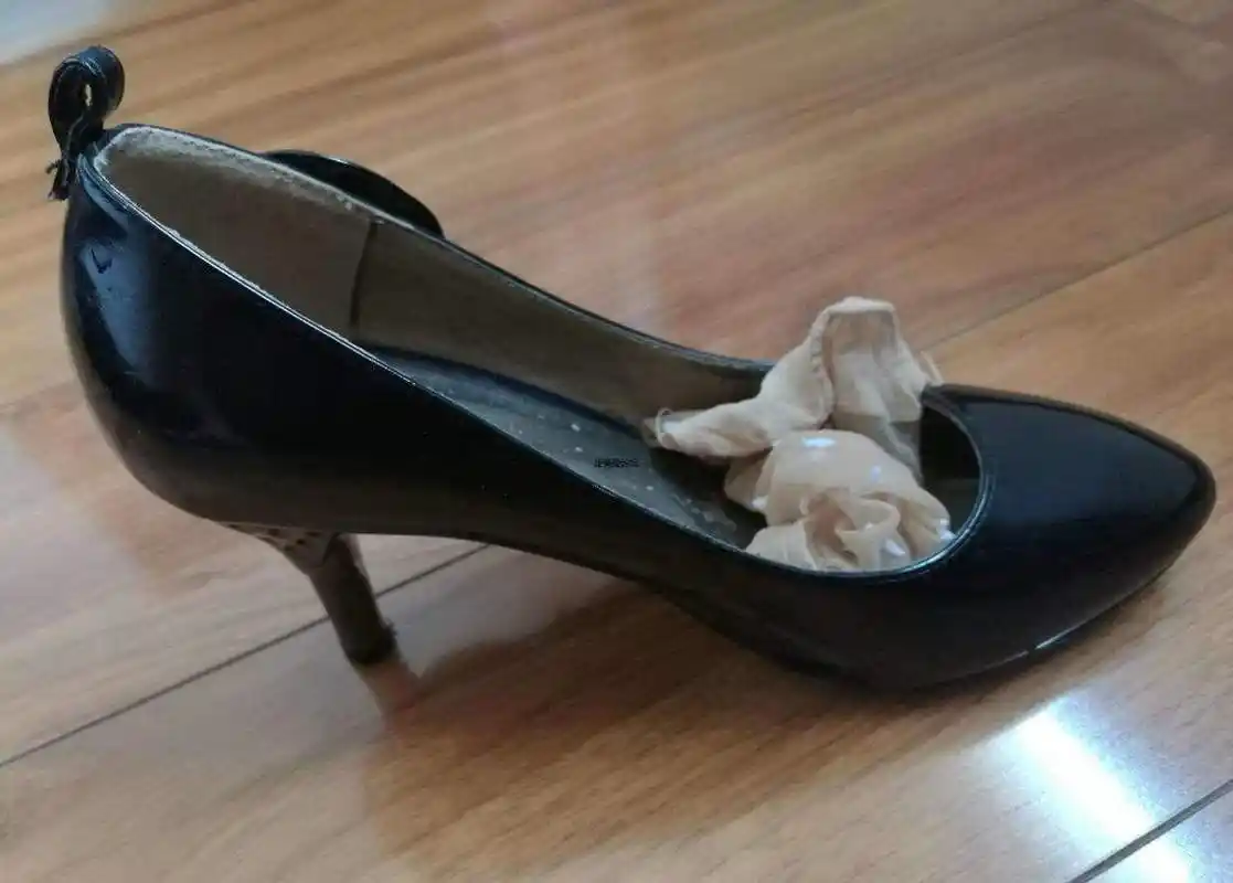 鞋子臭脚怎么办小妙招(鞋臭也不能天天刷,教你几个小妙招,除臭很方便