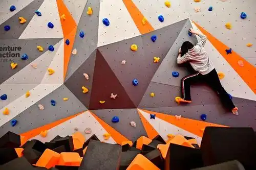 6000㎡蹦床公园,大灌篮,ar攀岩,躲避球,爬天梯,玩足一整天