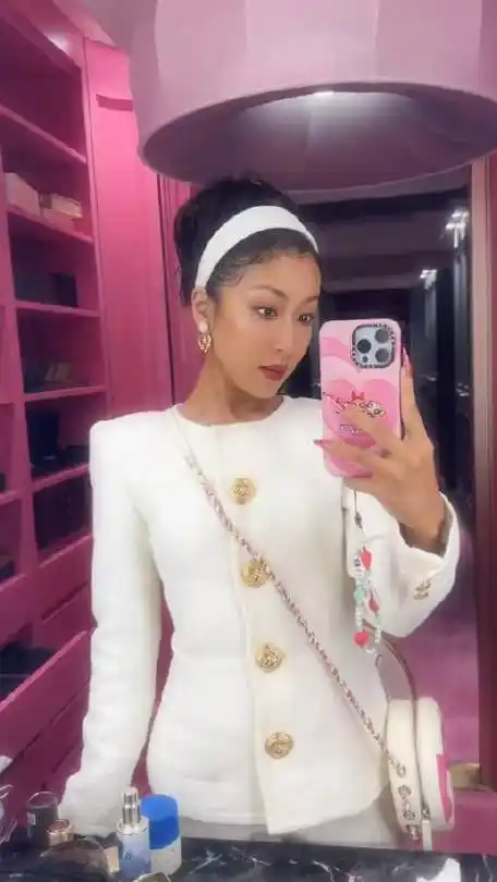 被p白的吉克隽逸,吉克隽逸回应"我黑都那么漂亮白了还得了",姐瑞思拜!