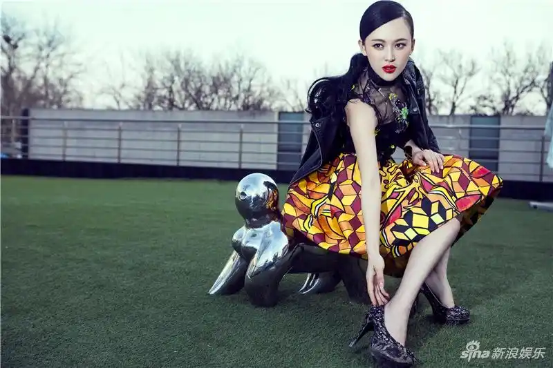 刘娜萍写真 红唇烈焰点燃夏日风情