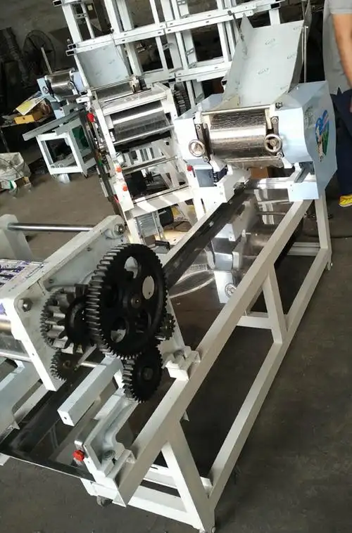 单机王面条机面筋机大面辊200mm粗大压辊多功能面条机面鱼机