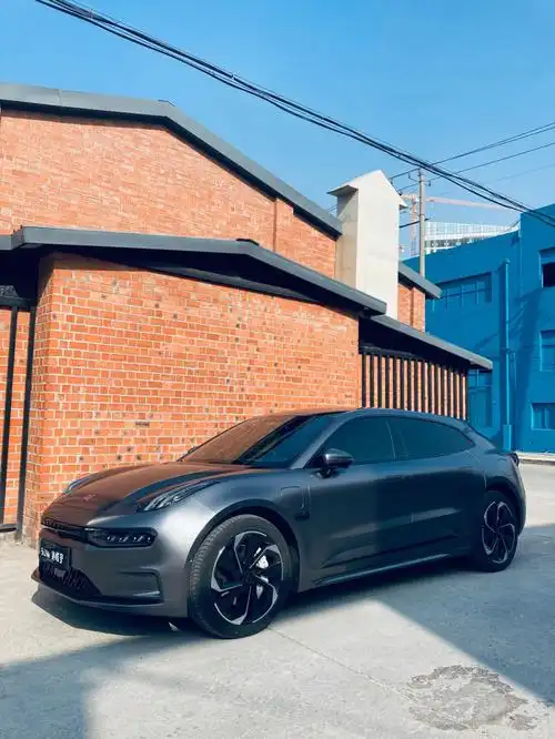 极氪001  #无锡改色贴膜  朋友们要是户外极氪001amg山灰来了