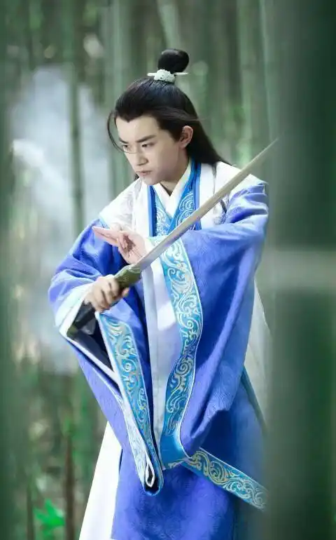 男明星古装拿剑造型这次真被罗云熙和易烊千玺帅到了