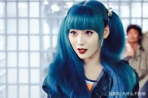 唐人街探案中的女黑客在现实生活中是什么样子的?简直判若两人