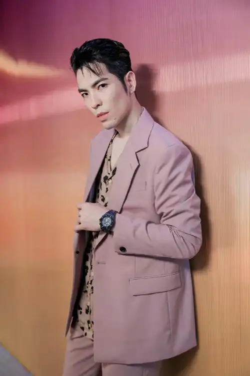 汪峰发了个锤子