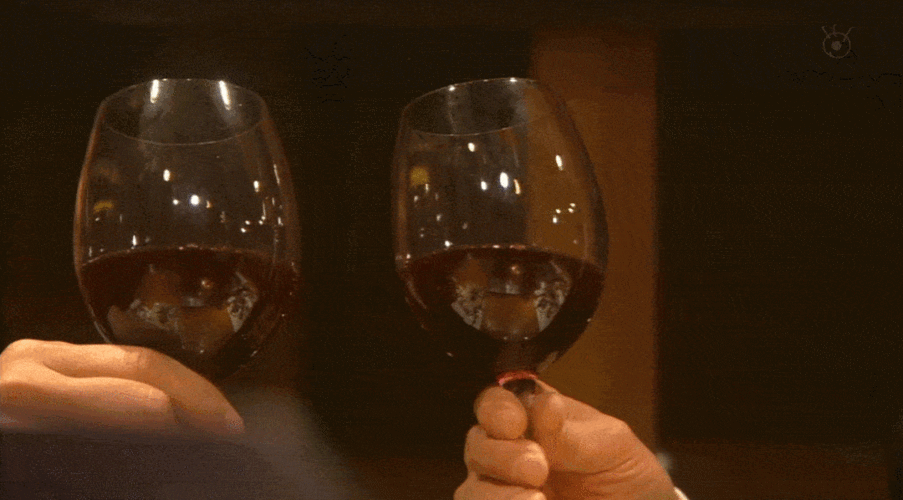 让我们一起干杯!