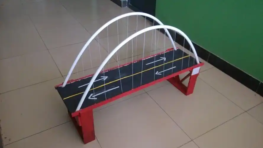 2014年路桥专业中专班桥梁模型制作优秀作品