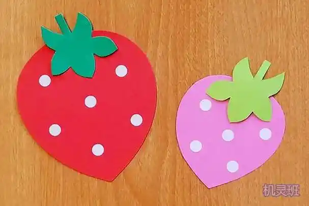 所需的材料和工具:彩色手工纸,圆形贴纸,气泡膜,水彩笔,颜料和画笔