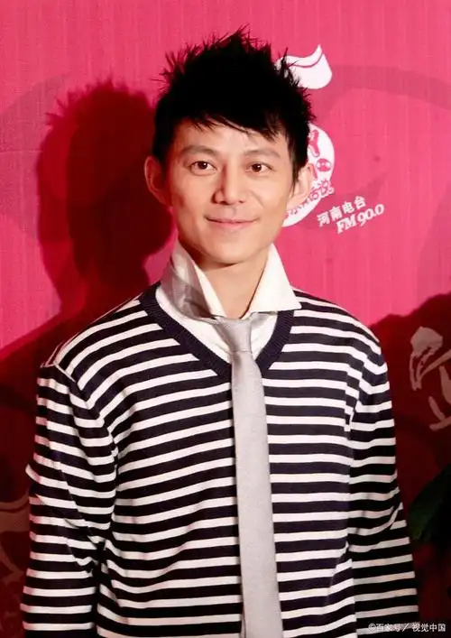 主持人何炅是哪里人