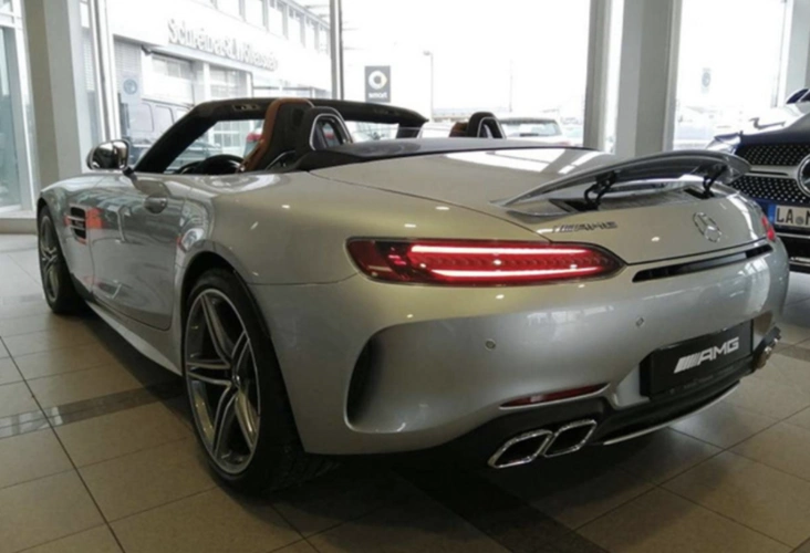 动力强还拉风 奔驰amg gt敞篷版海外实拍图