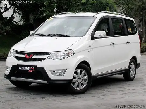 五菱宏光s自动挡实车照 将下半年上市