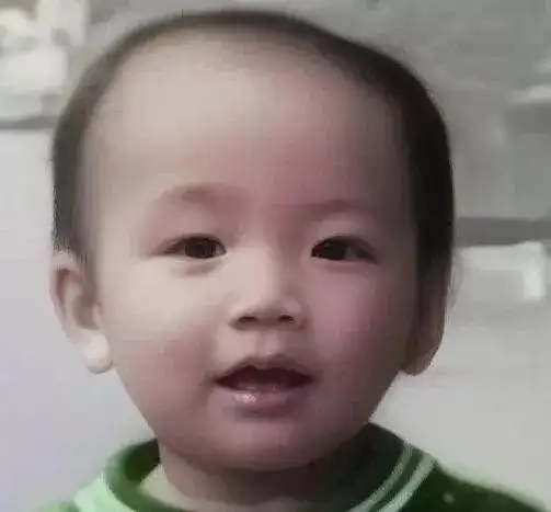 钟汉良李易峰刘昊然王嘉尔马天宇杨紫黄子韬徐熙媛(左一)徐熙媛(左二)