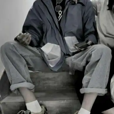 高清恩爱情侣半身部位头像图片