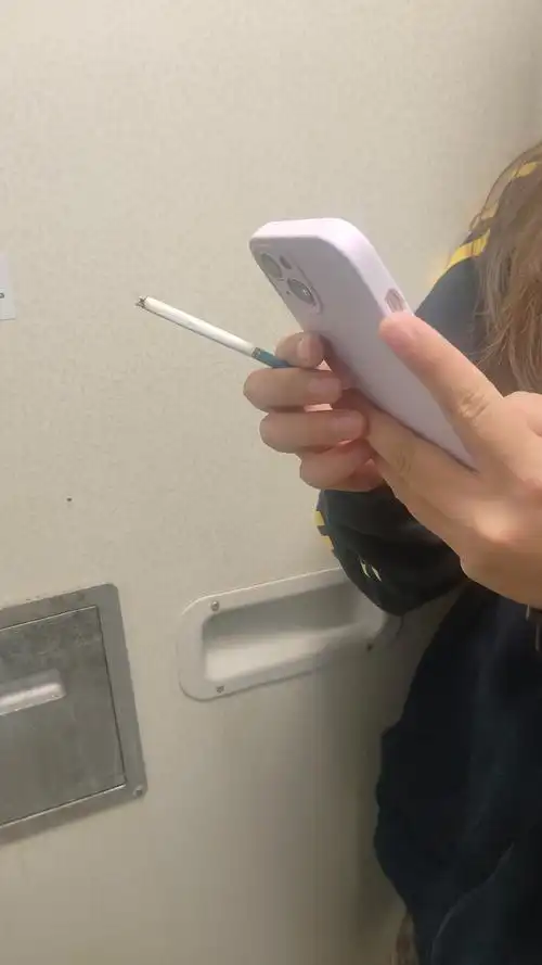 为了钱,这张大脸真的不重要吗?