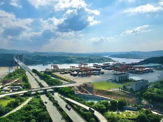 9月28日起重庆寸滩港外贸进口集装箱转至果园港