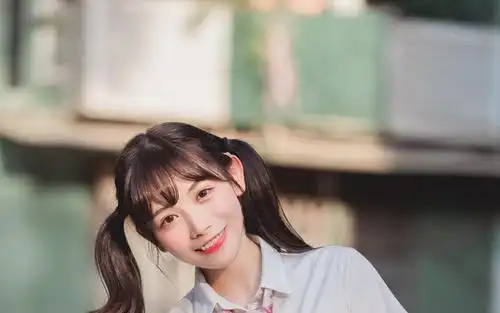 清纯可爱小女孩气质白嫩户外迷人写真