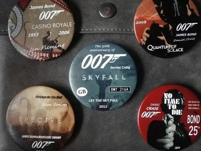 贝奥兰迪一@扯拐妙妙屋很早以前设计的007系列丹叔的五部电影徽章
