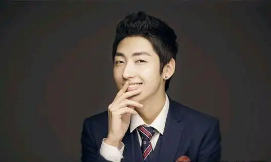 非常完美吴泉锡家庭背景照片 吴泉锡个人资料微博身高多大了