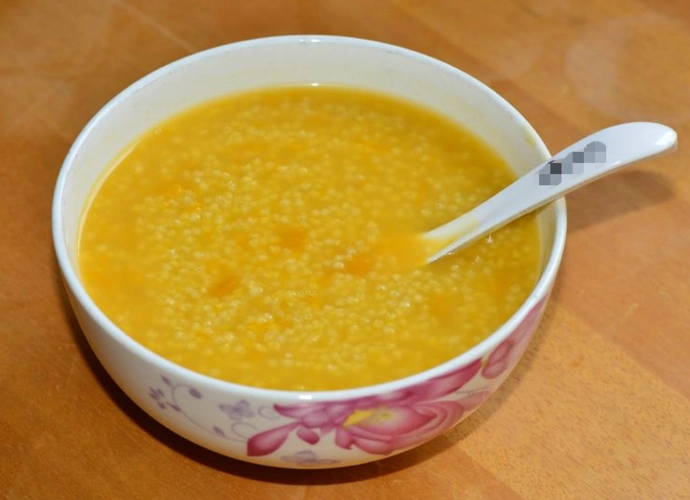 四位阿姨来幼儿园应聘做饭,一人做一碗粥,是你你录用谁?