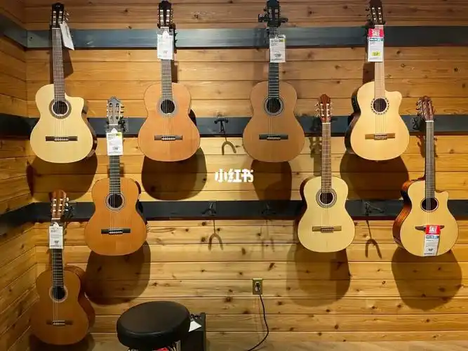 试了一墙的古典吉他