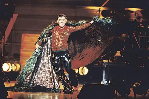 回归20年风云人物系列之十三 一代歌圣罗文 歌颂狮子山下