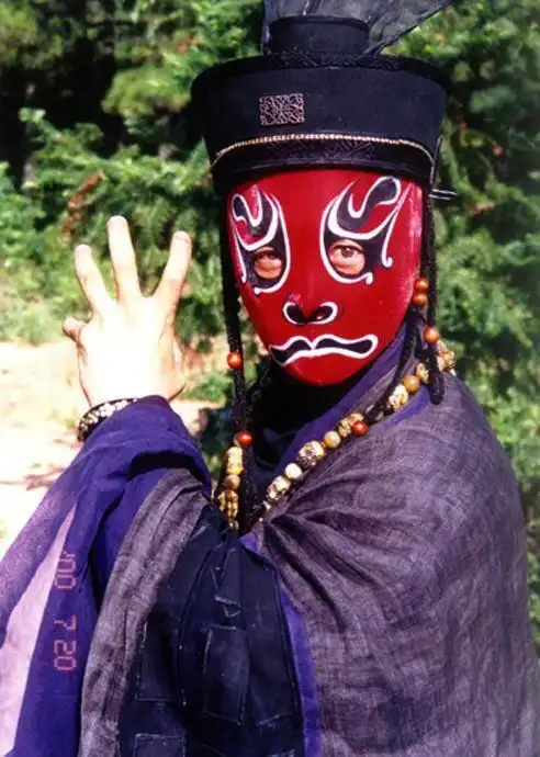 川剧变脸入《笑傲江湖》金庸大赞"神神神,绝绝绝"