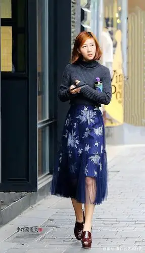 冬季选择鱼嘴口鞋的美女,穿出高度,穿出女人味儿,时尚风满满