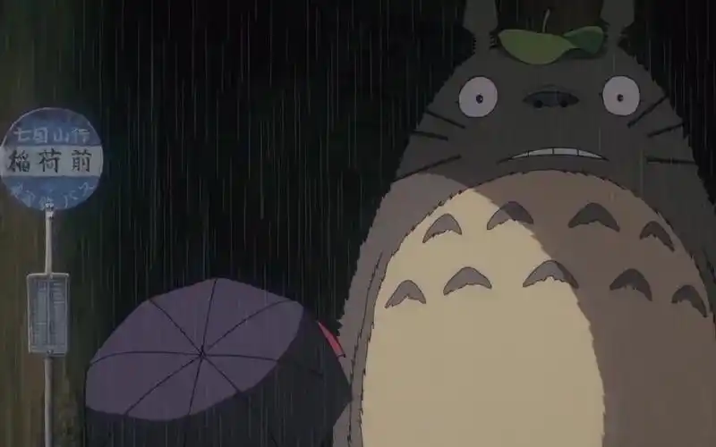 【龙猫】两姐妹雨夜公车站等父亲下班,偶遇一只巨大萌猫片段(一片树叶