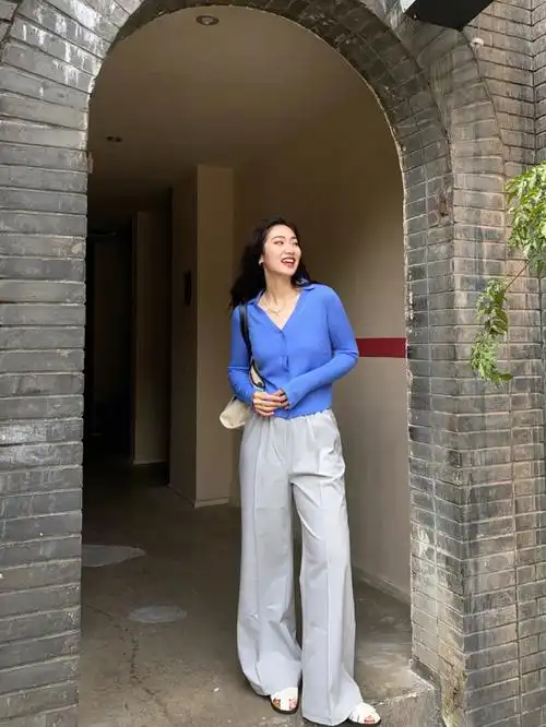 170120静谧蓝77灰裤日常春日时髦搭配