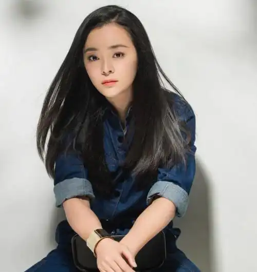 40000块卖掉百花奖最佳女配奖杯,这位女演员,看来遇到了糟心事